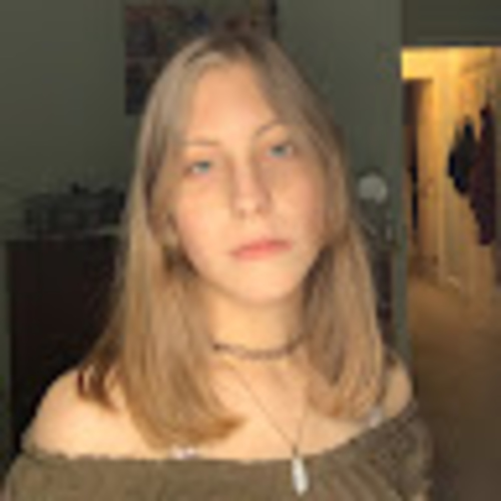 Meet your Posher, Caitlin